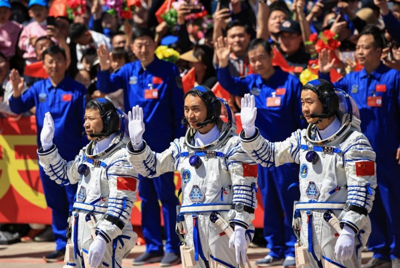 China on Thursday launched three astronauts to the Tiangong space station. Photo by Andres Martinez Casares/EPA-EFE