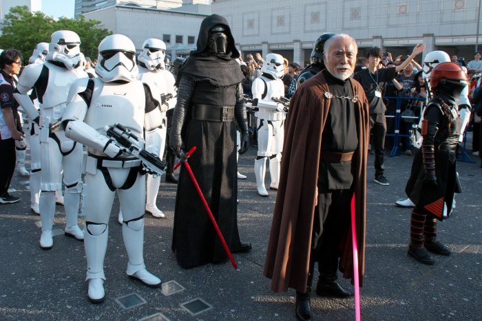 极速赛车168开奖官网开奖记录: Fans channel the Force on Star Wars Day