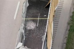 Overturned truck covers Texas highway in 8 million dimes